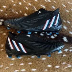 Men’s Adidas Predator Laceless Soccer Cleats- size 9